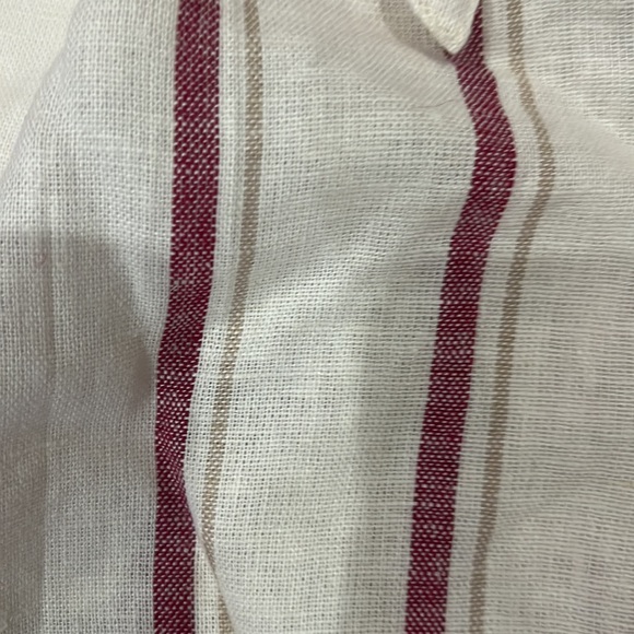 Linen shorts, front and back pockets with waist tie belt - Picture 2 of 5